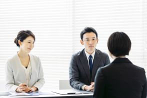 新卒社員から「退職代行」経由で連絡が！ 従業員に「直接連絡」しても大丈夫？ 対応方法を解説