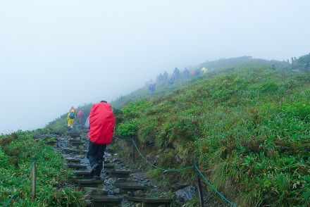 「雨の登山」で経験する「正直しんどい」3つのできごと＆対策