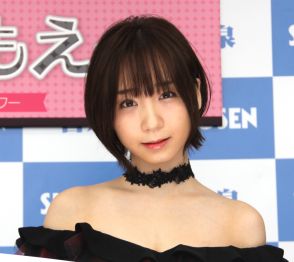 伊織もえ、OL制服を脱ぐ！　あふれる美ボディ丸見えで「同じ職場に就職したい」「エチかわ」