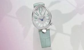 時計師アブラアン-ルイ・ブレゲが製作した世界初の腕時計からインスパイアされた「クイーン・オブ・ネイプルズ」の新色が登場