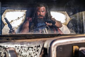 「マッドマックス」ヴィラン役で覚醒したクリヘムの特別映像公開　ジョージ・ミラー監督も「歴史上の支配者のようだ」と絶賛