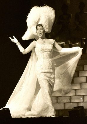 「愛の賛歌」シャンソン女王・越路吹雪が今年生誕100年　パリ五輪７月開幕で再注目に