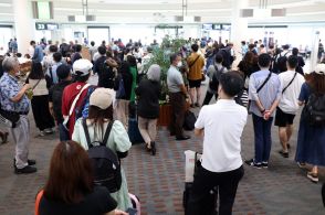 カミナリの影響ここにも　那覇空港、発着便の遅延・欠航が計100便超　14日　沖縄