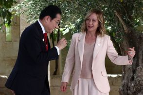 岸田首相、伊首脳らと短時間会談　関係発展へ緊密な連携確認