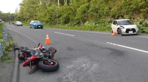 「車とバイクが衝突した」国道で乗用車とオートバイが正面衝突　オートバイの50代男性ら４人搬送　北海道赤井川村