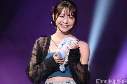 上智大卒・かとゆり、美谷間チラリのキャミ姿 キュートなお手振りで魅了【沖縄コレクション2024】