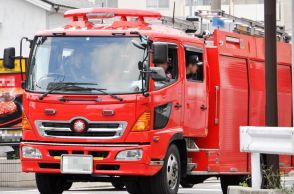 「煙が出ている」…鎌倉の日本料理店で火事、従業員の男女２人を病院に搬送