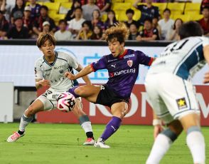 【京都】９戦目にして待望のホーム初勝利　前半の２ゴールで札幌との裏天王山制す