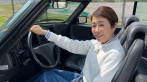 ジャーナリスト・安藤優子、海外の取材でひとめぼれ『サーブ 900 ターボ 16S カブリオレ』　愛車を振り返る