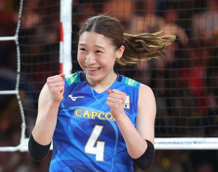 バレー女子、石川が最多１７得点　前戦の鬱憤晴らす活躍でファンに五輪切符の報告