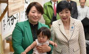 小池百合子氏　秘書の事務所開きに出席　都知事選への出馬表明後、初の週末