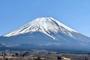 富士山「事前予約制」に専門家が警鐘　悪天候も返金なし、台風直撃→強行登山の懸念も