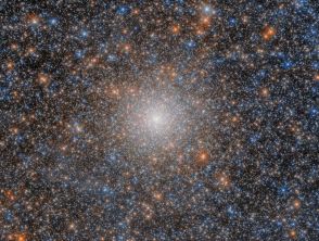集う星々　大マゼランの球状星団「NGC 2005」 をハッブル宇宙望遠鏡が撮影