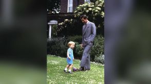 ウィリアム皇太子、父の日に国王との古い写真を投稿