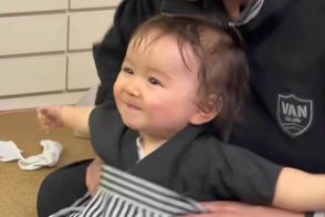 スイス生まれの男の子が日本で羽織り・袴を初体験　プロの仕事ぶりにパパ感激　「とてもかっこいい」