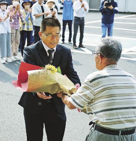 「持続可能なまちづくりへ」　大屋新町長が初登庁、和歌山県古座川町