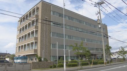 酒を飲んで三輪バイクを運転か　会社員の男を逮捕　基準値の10倍超アルコール検出　団地敷地内で横転事故も