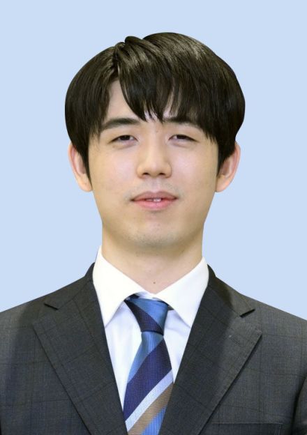 将棋の藤井棋聖、5連覇へ王手　山崎八段を破り2勝0敗