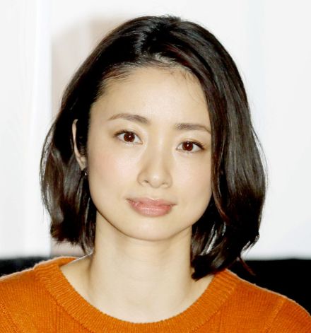 上戸彩、アイドルグループ時代の親友の“暴露”「結構、誘惑してるように見せてました」