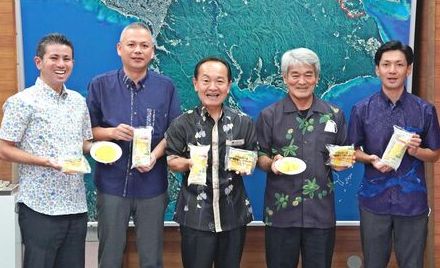 沖縄の夏感じる爽やかな香り　シークヮーサー果汁を使ったスイーツ　県内コンビニと名護市の生産者が同市にPR