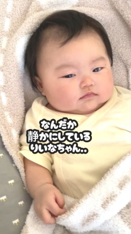 ママとまだ遊んでいたい赤ちゃん→必死で眠気と戦うが……　眠りに落ちていく姿に「ママの手の魔法にはかなわない」