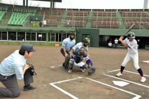 「堂々としたジャッジを」　鳥取県高野連が夏の本番に向け審判講習会