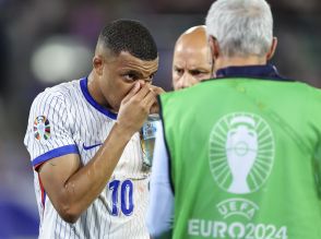 EURO初戦で鼻骨骨折…手術を受けず治療で復帰を目指すムバッペ、フェイスガードのアイディア募集
