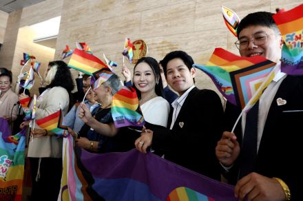 タイが同性婚合法化へ、上院で法案可決　東南アジアで初