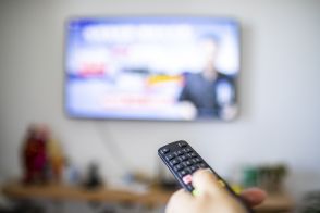 「テレビの見過ぎ」は想像以上に健康に悪い？ 新研究で判明した、健康への影響＆対策を米医師がレクチャー