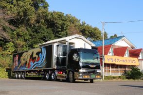 昭和レトロな雰囲気が魅力のデコトラの聖地！　創業50年の「与倉ドライブイン」は地元民とドライバーのオアシスだった【懐かしのドライブイン探訪その1】