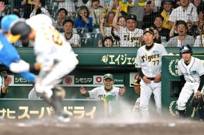 阪神・岡田監督　交流戦サヨナラ締めも怒り　度重なる走塁ミス「簡単やんか。行く勇気がないわけやろ」