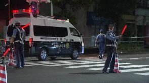 車椅子の女性が大型トラックにはねられ死亡　交差点左折時に「巻き込んだ」か　東京・墨田区
