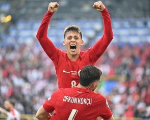 “トルコのメッシ”が超絶ゴラッソ！ EUROデビュー戦で得点した最年少選手に賛辞続々「信じられないゴール」「魔法の瞬間だった」