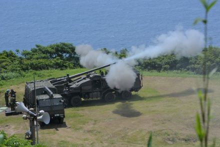 「えっ!? 敵陣地ないじゃん」陸上自衛隊の最新自走砲　海に向かって射撃のワケ 実は世界的トレンド？