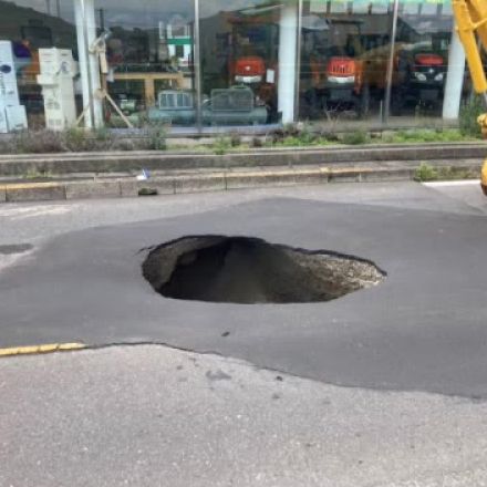 陥没で通行止め…坂出市～高松市の県道３３号　約２．１キロ通行止め解除（６月１９日）【香川】