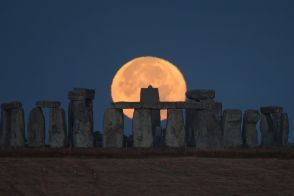 英ストーンヘンジと「月」の不思議な関係、夏至に18.6年に一度の稀な現象