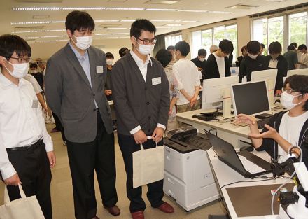 最新の教育機器導入　北上コンピュータ・アカデミー　学習や委託制作に活用