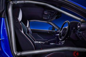 スバルが新型「本格“2ドア”スポーツカー」発表！ 6MTのみ＆ガチガチボディ採用！ 「超スポーティ仕様」販売店で“反響”も！