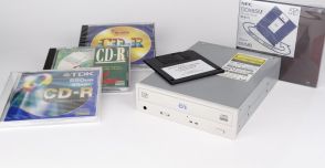 PDにCD-R書き込みも対応した「Multi CD-R」ドライブ（650MB、1998年頃～）：ロストメモリーズ File037