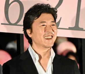 豊原功補　プライベートに迫られタジタジ?「傷だらけなんですよ」ラフな腕まくり姿から意外な事実明らかに