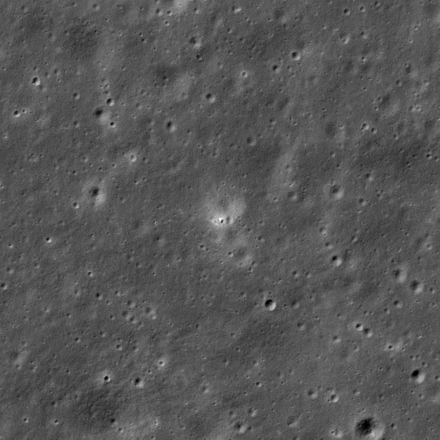 月の裏側に着陸した中国の月探査機「嫦娥6号」をアメリカの月周回衛星「LRO」が撮影