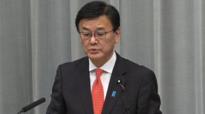 中国船が尖閣周辺の日本領海に侵入　官房副長官「国際法違反。厳重に抗議した」