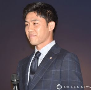 遠藤航、ヴィンテージカーに乗って登場「カッコいいと思われる男になりたい」　欠かせないものはマウスピース