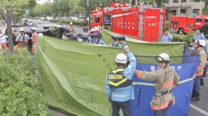 総理官邸前でタクシーと乗用車が衝突　タクシー横転