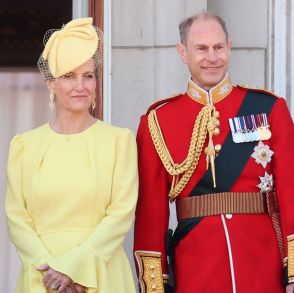エドワード王子とソフィー妃、結婚25周年をお祝い　記念のポートレートを発表する