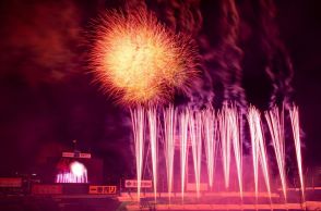 神宮外苑花火大会、今年も　球場上空で花火1万発、コンサートも