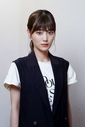 山下美月、乃木坂46卒業後初ドラマ！成田凌主演ドラマ『降り積もれ孤独な死よ』で記者役を熱演