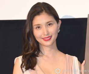 39歳・橋本マナミ、臨月のふっくらお腹を公開「最後のマタニティライフも楽しみます」