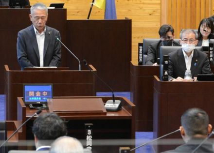 ハラスメント認定の市長、辞職意向なし　「働きやすい職場をつくる」