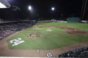 １９１０年開場のアメリカ最古球場での試合をカージナルスが制す